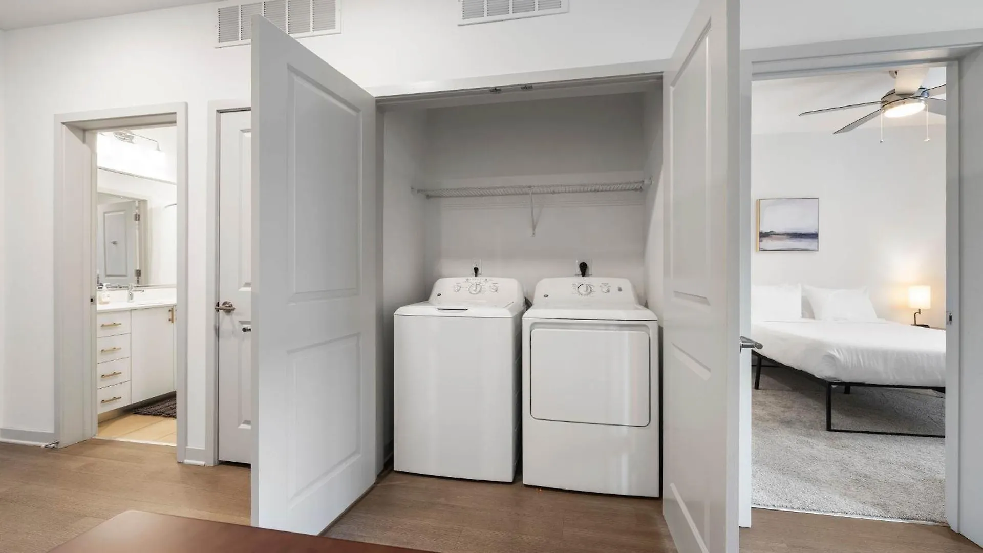Modern Nulu 2Br Cozysuites 09 Louisville